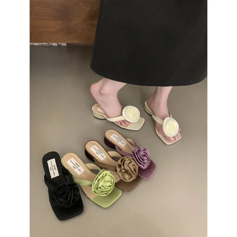 Shoes Ladies' Slippers Rubber Flip Flops Slipers Women Square heel Low Hawaiian 2024 Block Slides Silk Fabric Hoof Heels PU Eleg
Shoes Ladies' Slippers Rubber Flip Flops Slipers Women Square heel Low Hawaiian 2024 Block Slides Silk Fabric Hoof Heels PU Eleg
