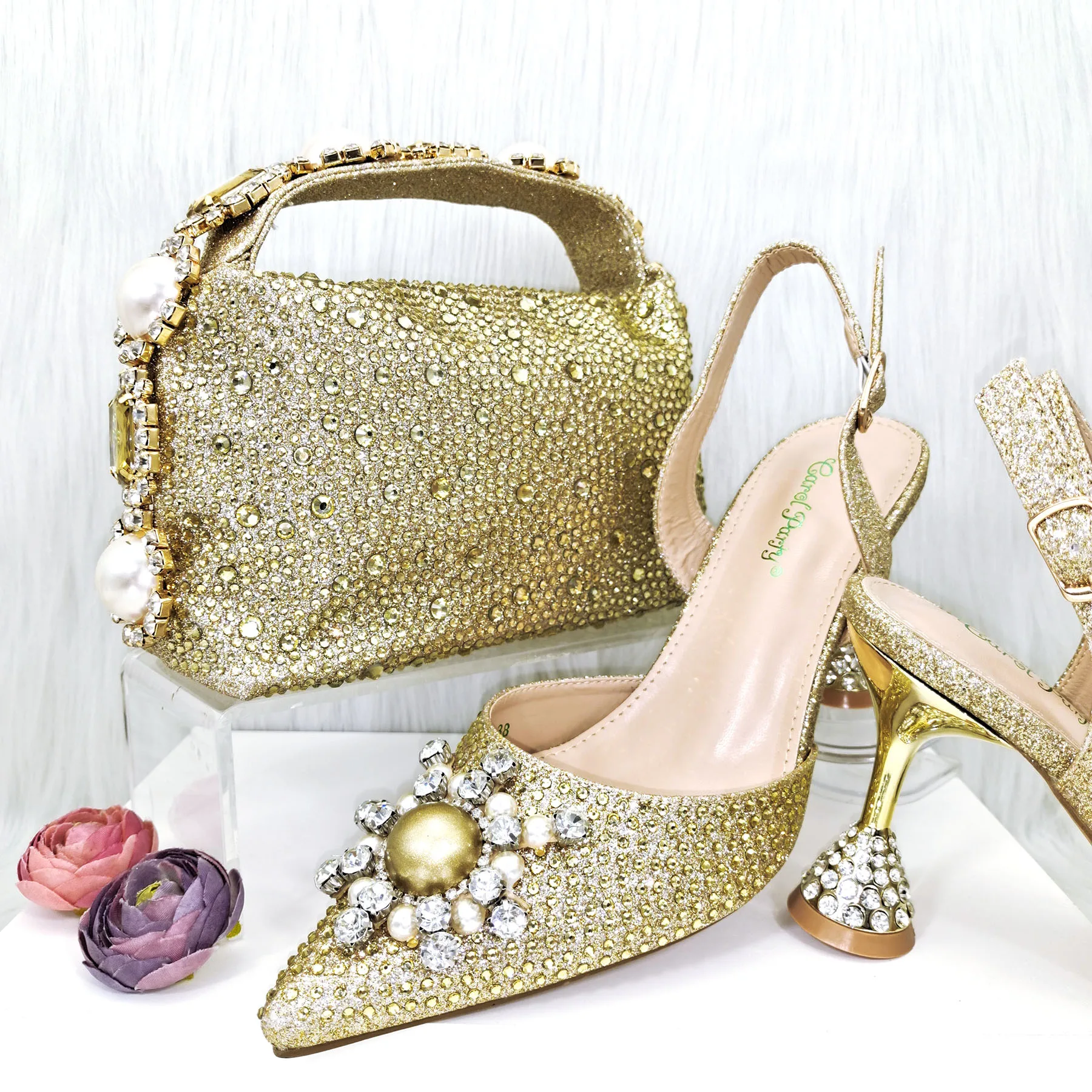Latest Summer Women's Platform High Heels Sandals Golden Color Full Drill Design Shoes and Bag Set for Party In Women Nigerian
Latest Summer Women's Platform High Heels Sandals Golden Color Full Drill Design Shoes and Bag Set for Party In Women Nigerian