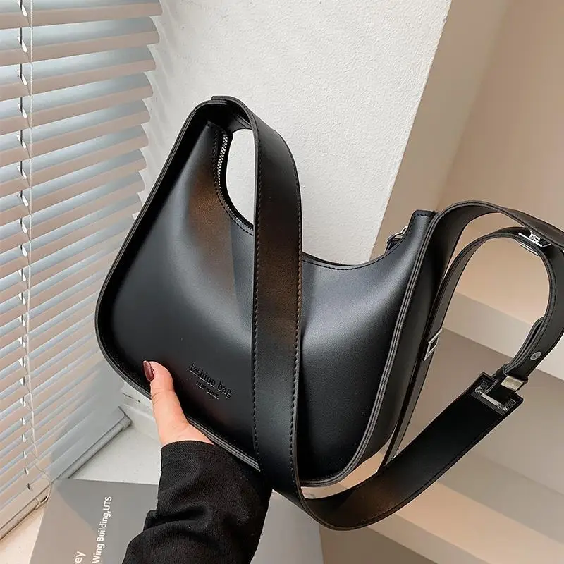 Women's 2024 New Fashion Shoulder Messenger Bag Large Capacity Internet Celebrity Underarm Retro Baguette Bag
Women's 2024 New Fashion Shoulder Messenger Bag Large Capacity Internet Celebrity Underarm Retro Baguette Bag