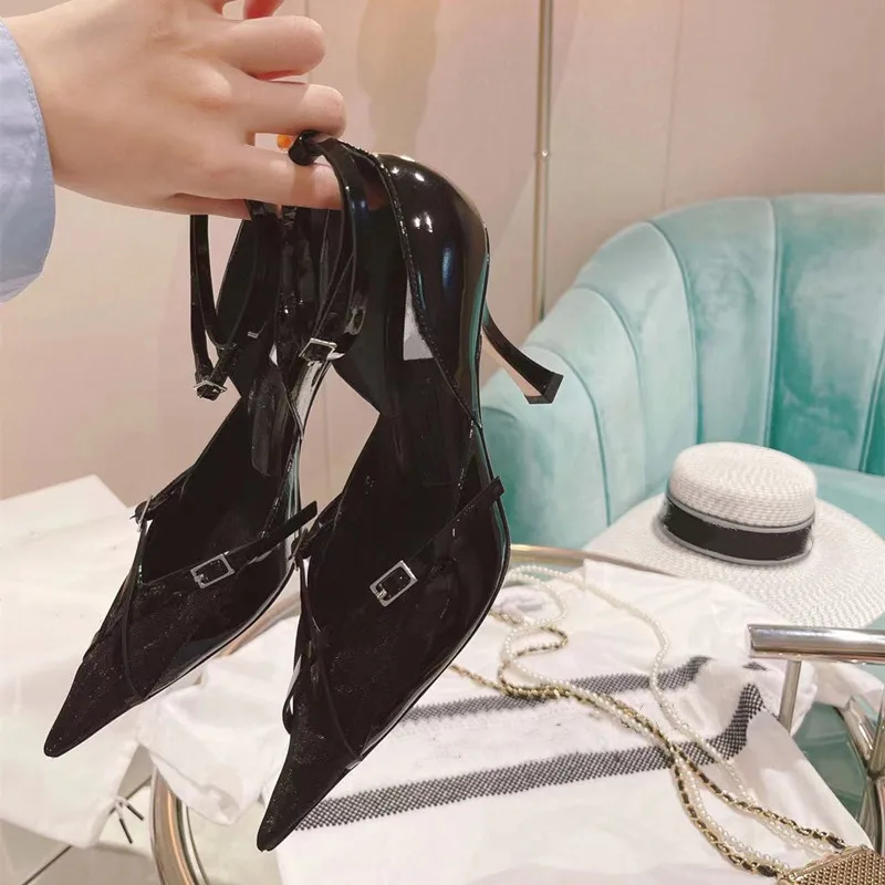 Summer new patent leather stitching mesh pointed stiletto toe shoes cross strap temperament banquet dress all-match women sandal
Summer new patent leather stitching mesh pointed stiletto toe shoes cross strap temperament banquet dress all-match women sandal