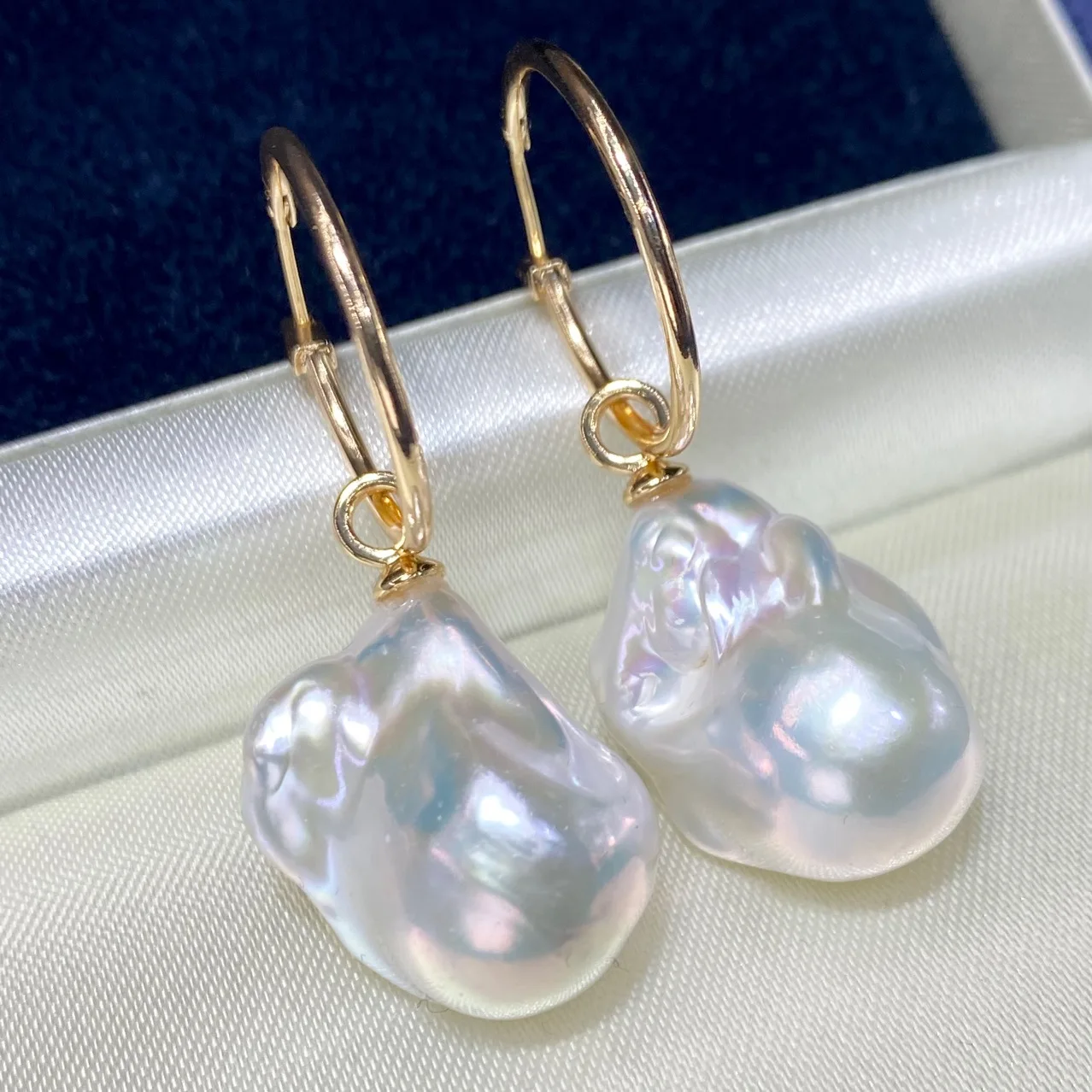

New Natural Baroque Alien Pearl Earrings with Metal Light 5A Temperament Earrings and Earrings luxury women