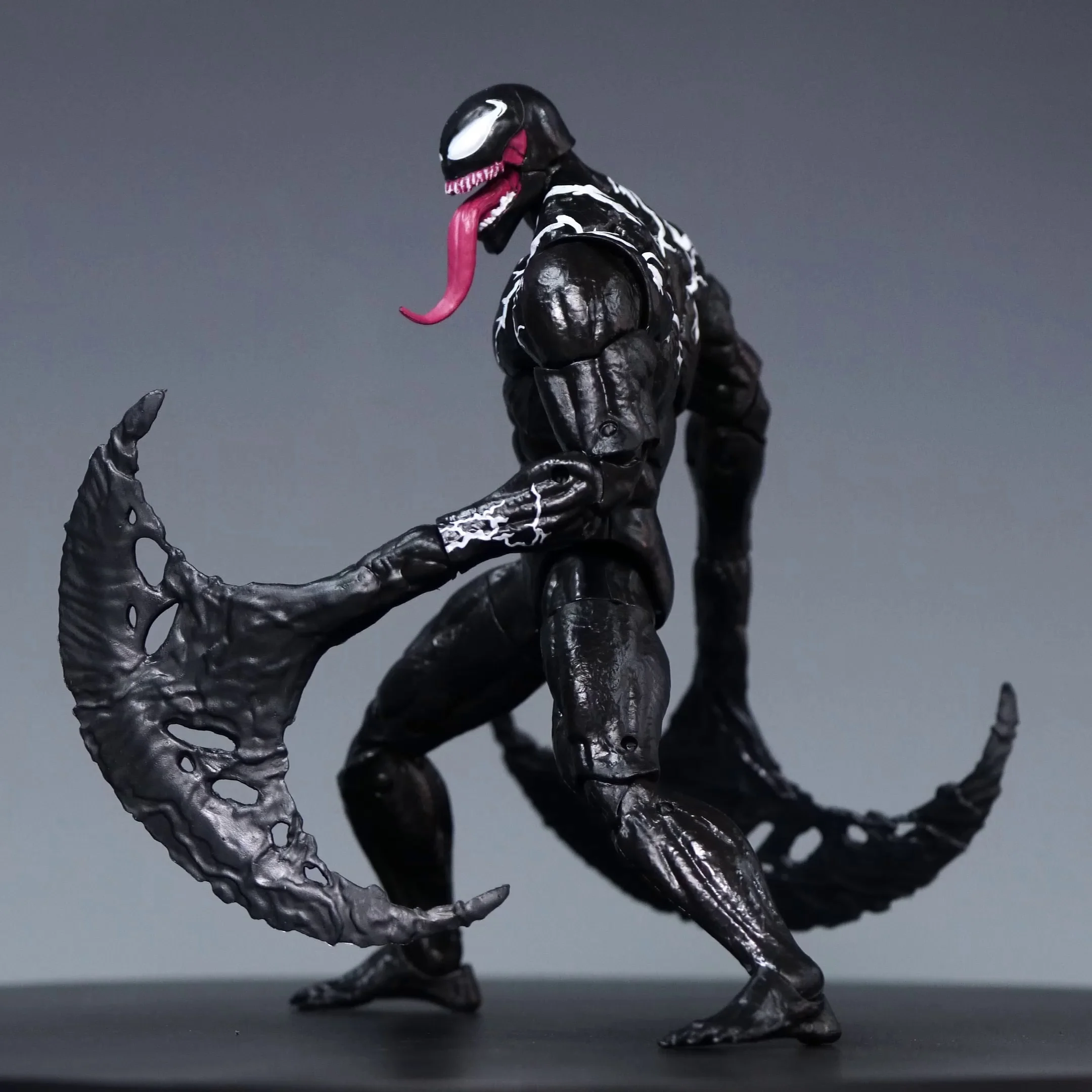 7-дюймовая удивительная Коллекционная Фигурка Человека-паука Venom 2 фильм Веном вампир Гвен Майерс супер экшн-фигурки декоративная игрушка для офиса
7-дюймовая удивительная Коллекционная Фигурка Человека-паука Venom 2 фильм Веном вампир Гвен Майерс супер экшн-фигурки декоративная игрушка для офиса