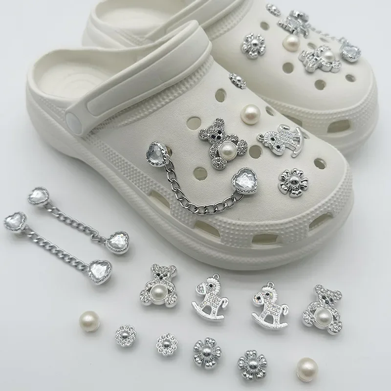 New Whole Set Hot Sale DIY Hole Shoes Charms for Cute Cartoon Handmade Charms Designer Quality Garden Shoe Decoration Girl Gift
New Whole Set Hot Sale DIY Hole Shoes Charms for Cute Cartoon Handmade Charms Designer Quality Garden Shoe Decoration Girl Gift
