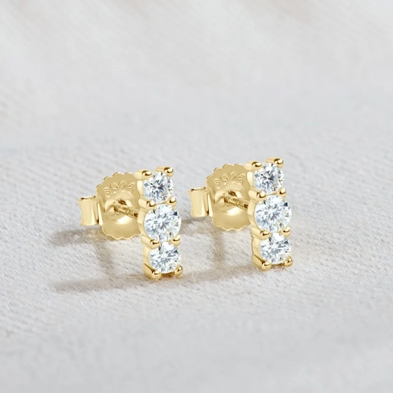 Apaison Cute 0.4ct Moissanite Gold Stud Earrings for Women 100% 925 Sterling Silver Push Earring Luxury Jewelry Wholesale
Apaison Cute 0.4ct Moissanite Gold Stud Earrings for Women 100% 925 Sterling Silver Push Earring Luxury Jewelry Wholesale
