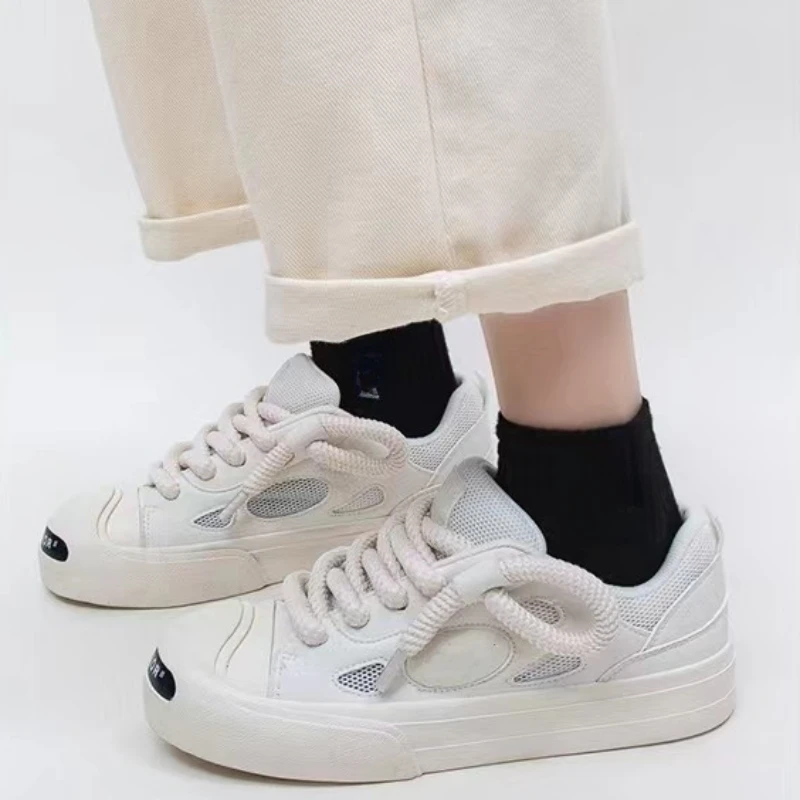 Women's Low Top Sneakers Fashion Autumn New Lace Up Breathable Mesh Platform Running Shoes for Women Durable Casual Flat Shoes
Women's Low Top Sneakers Fashion Autumn New Lace Up Breathable Mesh Platform Running Shoes for Women Durable Casual Flat Shoes