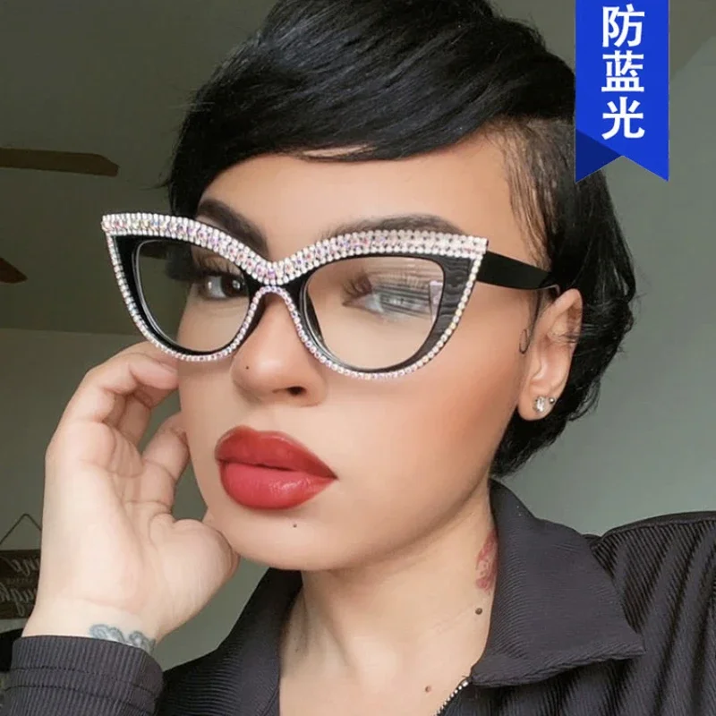 2023 Diamond Sunglasses Ladies Brand Designer Cat Eye Party Ladies Glasses Rhinestone Season Anti-blue Light Decoration Eyewear
2023 Diamond Sunglasses Ladies Brand Designer Cat Eye Party Ladies Glasses Rhinestone Season Anti-blue Light Decoration Eyewear