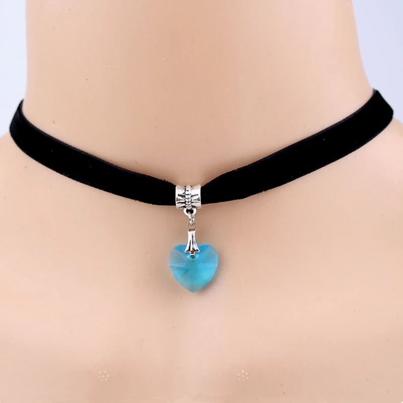 Bohemian Girls Tiny Crystal Heart Pendant Necklaces For Women Black Ribbon Velvet Choker Female Collar LGBT Jewelry Party Gift
Bohemian Girls Tiny Crystal Heart Pendant Necklaces For Women Black Ribbon Velvet Choker Female Collar LGBT Jewelry Party Gift