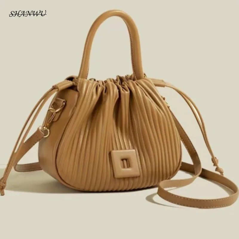 

Women's 2024 New Folded Drawstring Bucket Bag Fashionable and Versatile, Simple Single Shoulder Crossbody Handbag Shoulder Bag