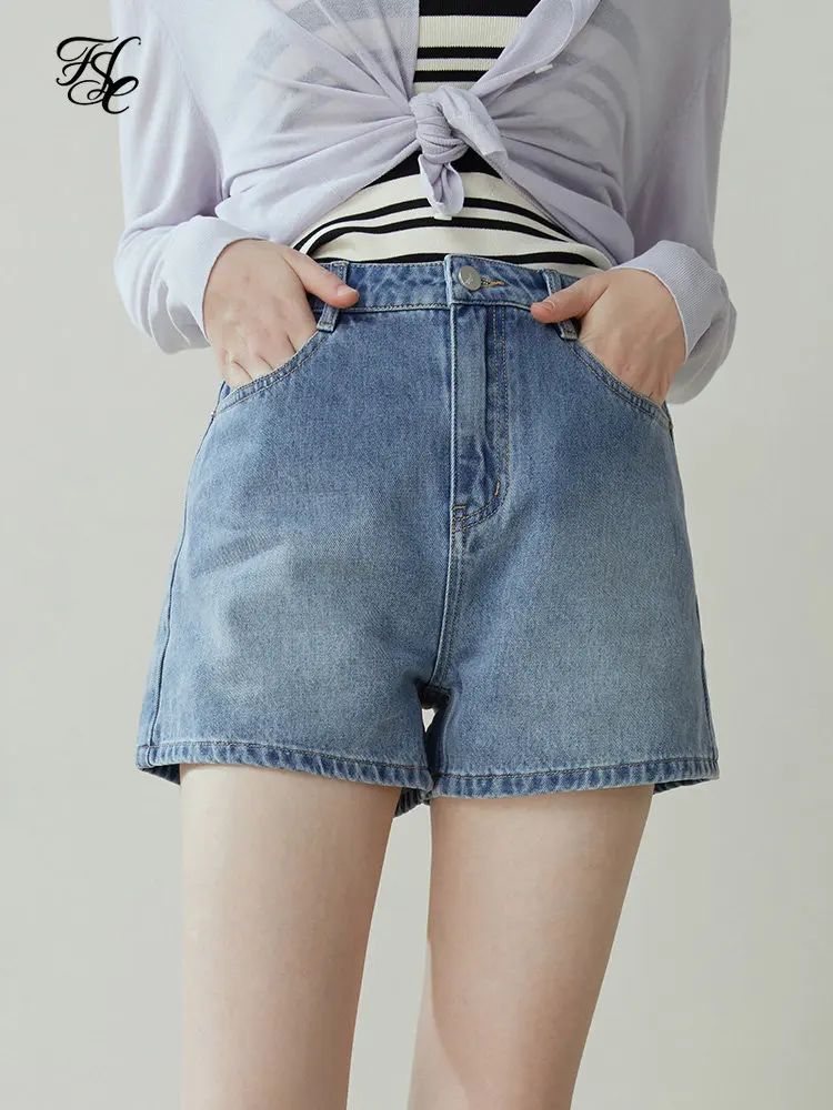 FSLE Casual Style Classic Denim Shorts for Women Summer 2023 New High-street All-match American Retro Solid Color Shorts Female
FSLE Casual Style Classic Denim Shorts for Women Summer 2023 New High-street All-match American Retro Solid Color Shorts Female