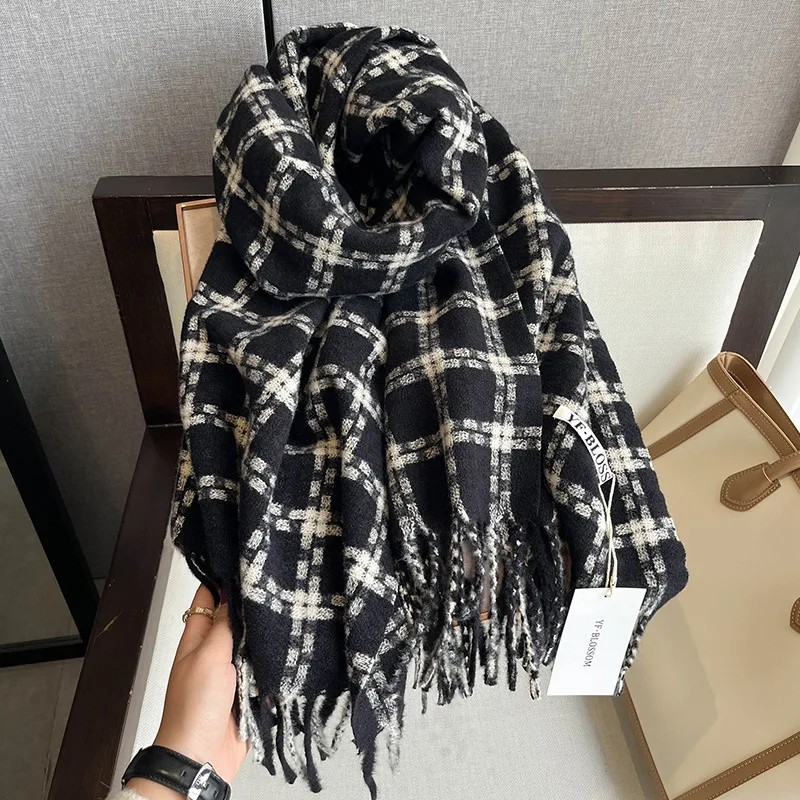 Warm Wraps Winter Women Scarves Fashion Plaid Print Shawls Long Neckerchief Double-sided Thick Cashmere Luxury Scarf For Ladies
Warm Wraps Winter Women Scarves Fashion Plaid Print Shawls Long Neckerchief Double-sided Thick Cashmere Luxury Scarf For Ladies