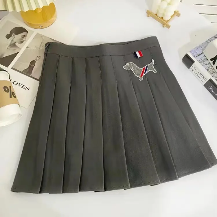 

Женская короткая юбка с вышивкой для гольфа, Корейская одежда для гольфа, новинка весны 2024, короткая юбка для тенниса, женская одежда для гольфа