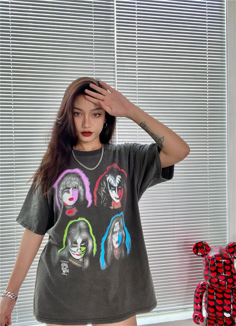 VTG KISS band 90s European and American style T-shirt hip-hop high street casual loose oversized short-sleeved ins popular men
VTG KISS band 90s European and American style T-shirt hip-hop high street casual loose oversized short-sleeved ins popular men