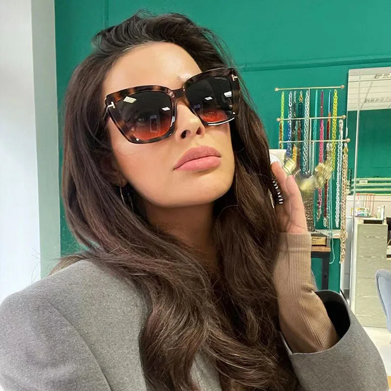 2022 Classic Fashion Brand Designer Trend Luxury Cat Eye Sunglasses Women Retro Glasses Glasses 0920
2022 Classic Fashion Brand Designer Trend Luxury Cat Eye Sunglasses Women Retro Glasses Glasses 0920