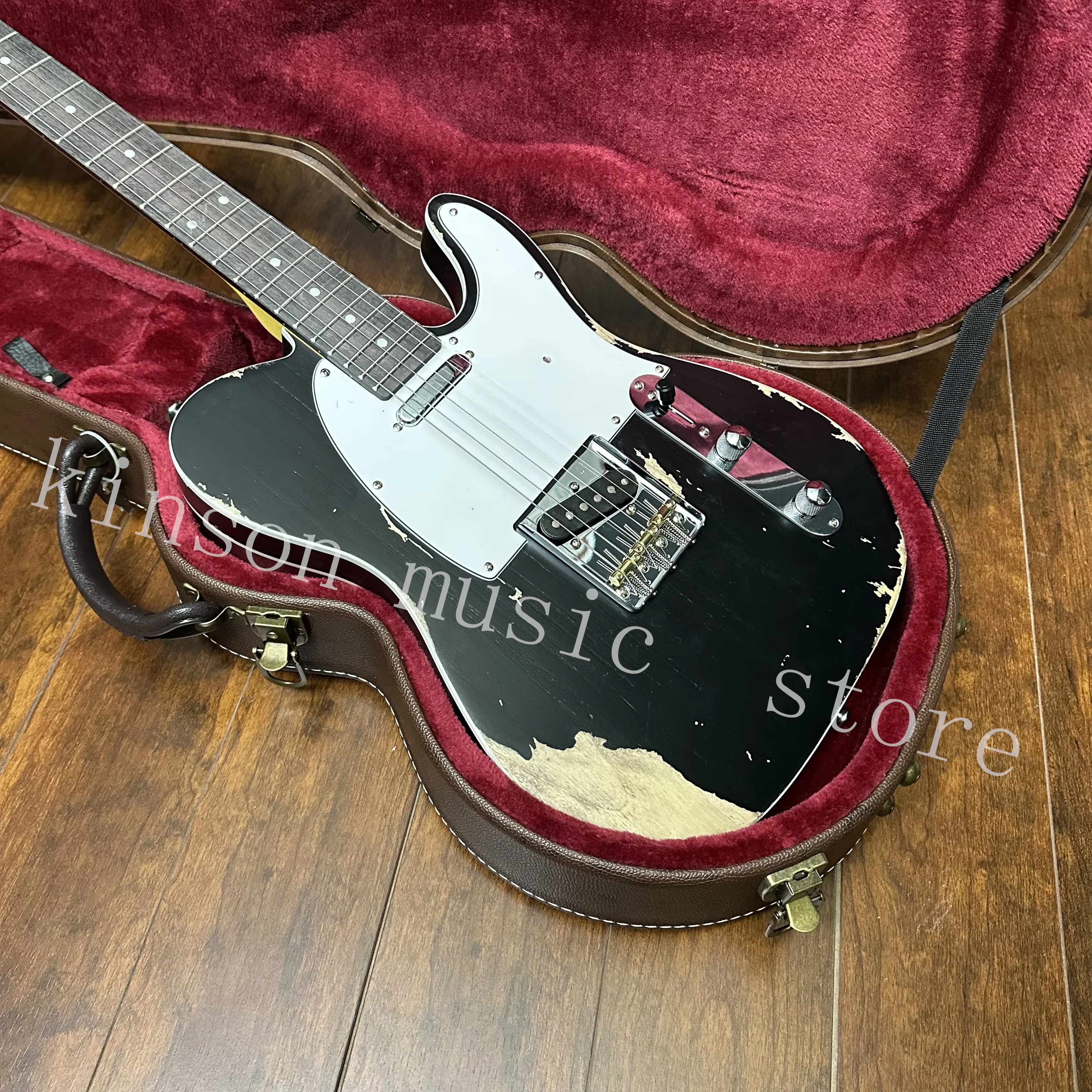 Электрическая гитара Relic, черный цвет, корпус из липы, фингерборд из палисандра, 22 лада, искусственная
Электрическая гитара Relic, черный цвет, корпус из липы, фингерборд из палисандра, 22 лада, искусственная