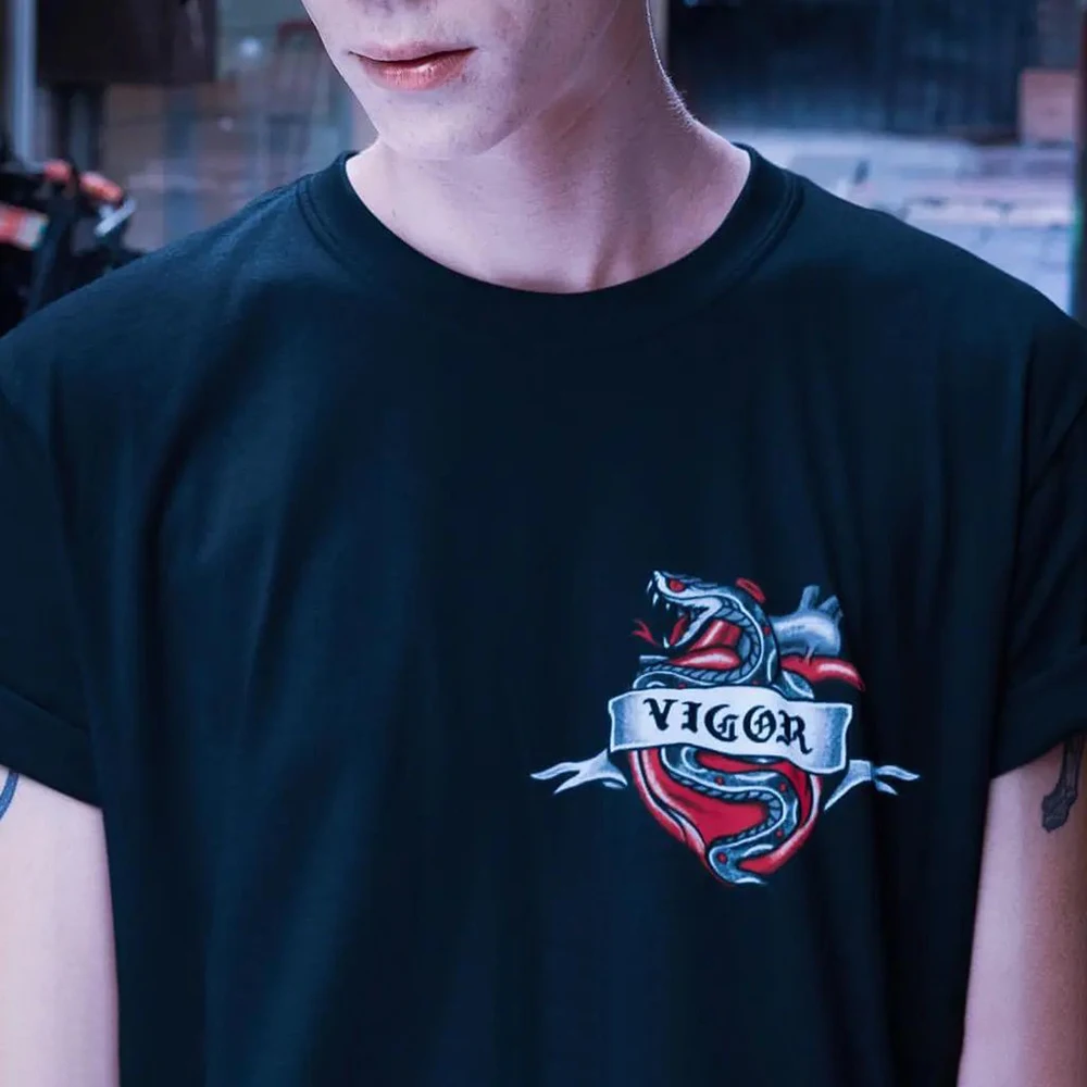 Hiphop American Retro Short-sleeved T-shirt Summer Street Rock Personality Print Tatoo Graffiti Casual Cotton Top Men's Clothing
Hiphop American Retro Short-sleeved T-shirt Summer Street Rock Personality Print Tatoo Graffiti Casual Cotton Top Men's Clothing