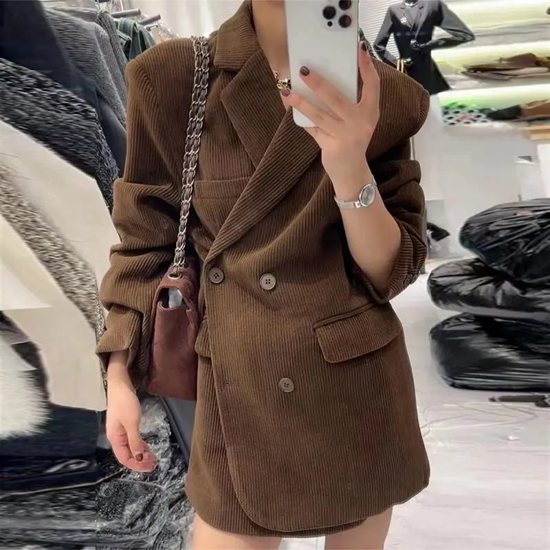 Women's Autumn/winter British Style Short Corduroy Blazers Jacket Retro Casual Solid Color Loose Pit Stripe Suit Collar Jacket
Women's Autumn/winter British Style Short Corduroy Blazers Jacket Retro Casual Solid Color Loose Pit Stripe Suit Collar Jacket