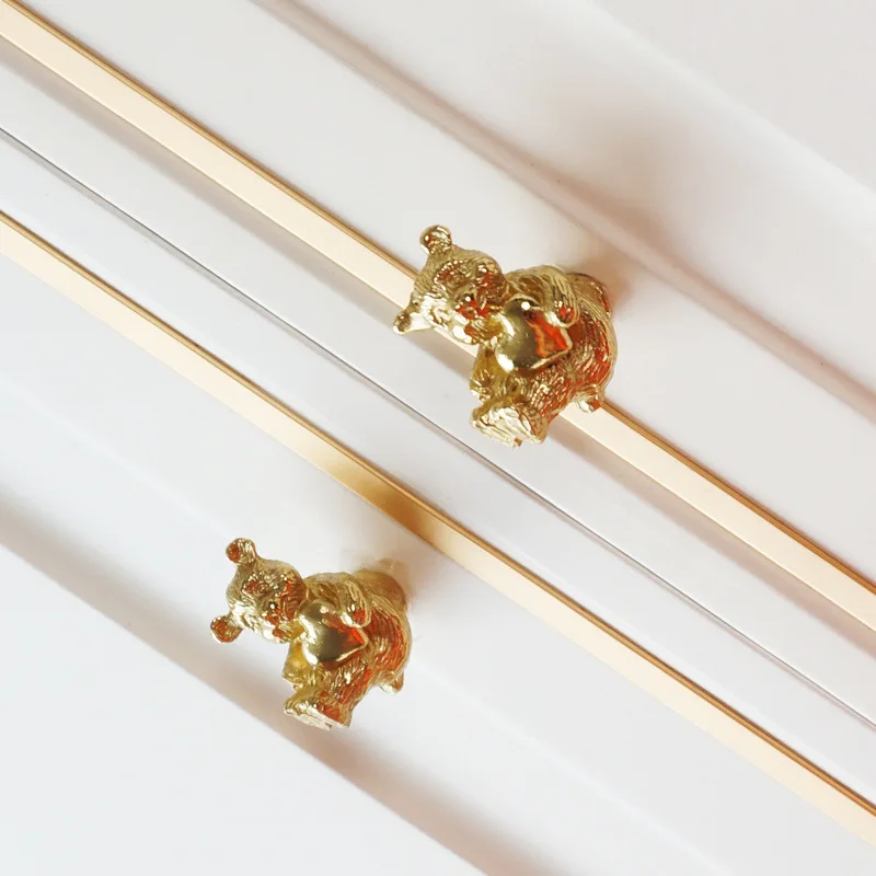 1pc Golden Brass Rose Love Bear Shape Pull Handle Kitchen Cabinet Knobs Handles Drawer Pulls Bedroom Furniture Decor Hardware
1pc Golden Brass Rose Love Bear Shape Pull Handle Kitchen Cabinet Knobs Handles Drawer Pulls Bedroom Furniture Decor Hardware