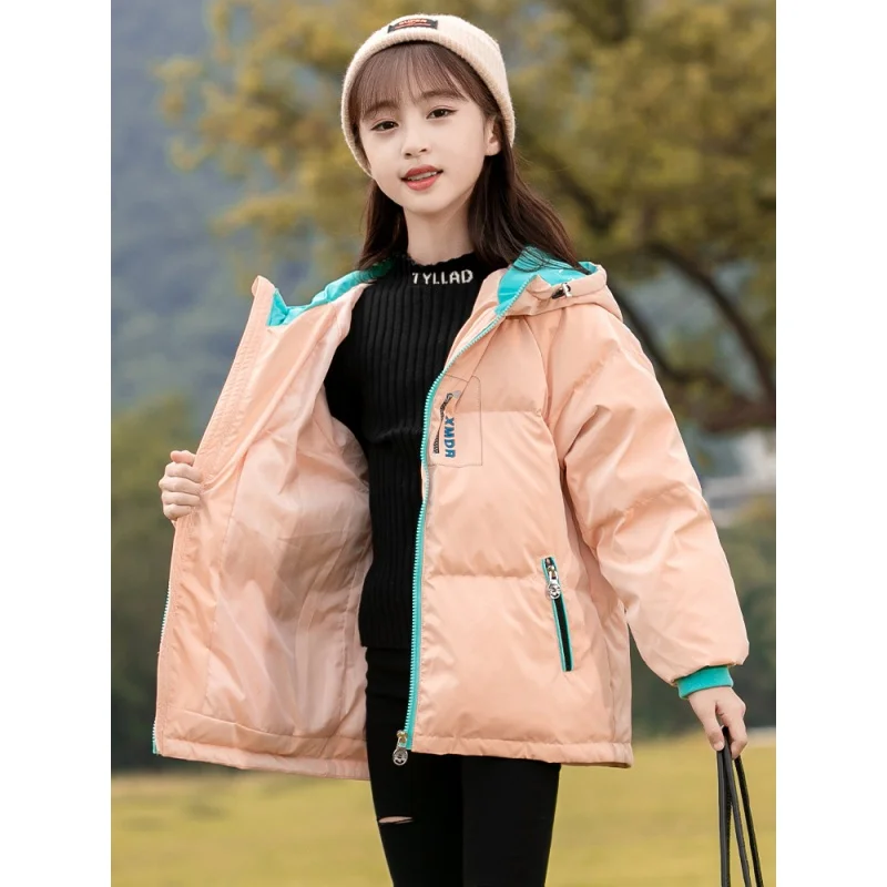 

Пальто, новинка 2023, детское утепленное короткое пальто с тонким капюшоном в корейском и западном стиле на белом утином пуху