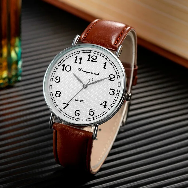Mens Quartz Couple Watches Temperament Round Leather Strap Elegant Ultra Thin Watch Waterproof Dial Clock ساعات يد مقاومة للماء
Mens Quartz Couple Watches Temperament Round Leather Strap Elegant Ultra Thin Watch Waterproof Dial Clock ساعات يد مقاومة للماء