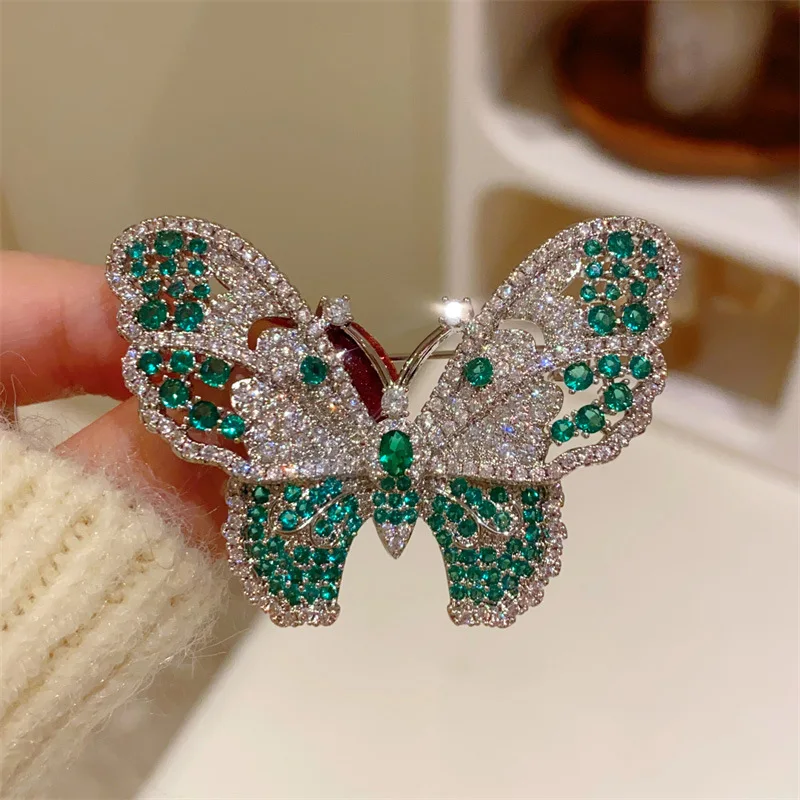 

Vintage Style Palace Cubic Zircon Emerald Butterfly Brooch Pin for Women Delicate Insect Corsage Elegant Suit Brooches Gift