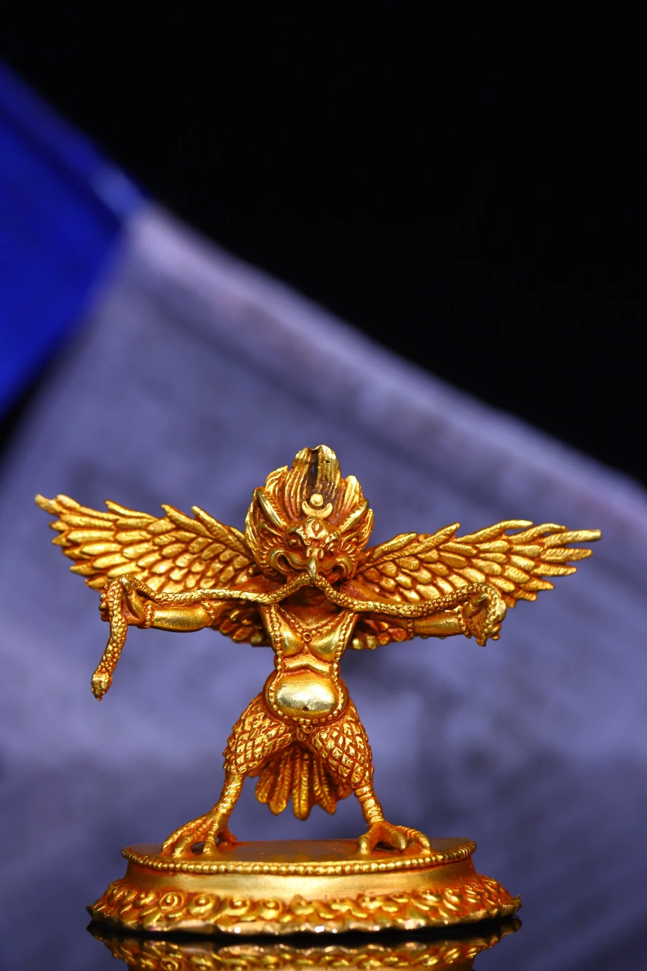 4"Tibetan Temple Collection Old purple Bronze Cinnabar Gilt Garuda Buddha protector worship buddha Town House Exorcism
4"Tibetan Temple Collection Old purple Bronze Cinnabar Gilt Garuda Buddha protector worship buddha Town House Exorcism