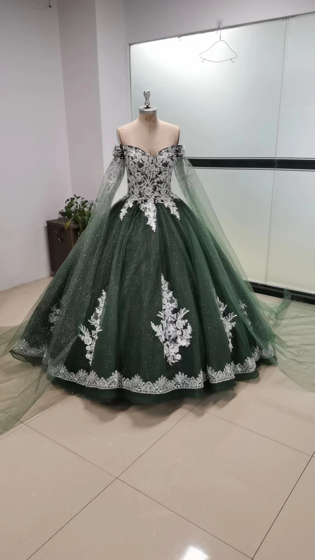 Doymeny Stock Real Pics Beads Straps Quinceanera Dress Ruffled Tiered Sweep Train Vestidos De 15 Quinceañeras Birthday Prom Wear
Doymeny Stock Real Pics Beads Straps Quinceanera Dress Ruffled Tiered Sweep Train Vestidos De 15 Quinceañeras Birthday Prom Wear
