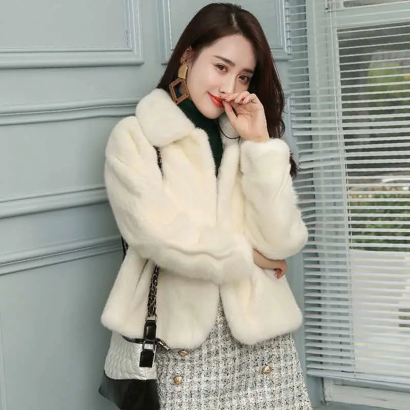 Winter Fashion Cropped Faux Fox Jacket 2024 Autumn Winter Zipper Up Fluffy Outwear Luxury Korean Turn Down Collar Fur Coat Loose
Winter Fashion Cropped Faux Fox Jacket 2024 Autumn Winter Zipper Up Fluffy Outwear Luxury Korean Turn Down Collar Fur Coat Loose