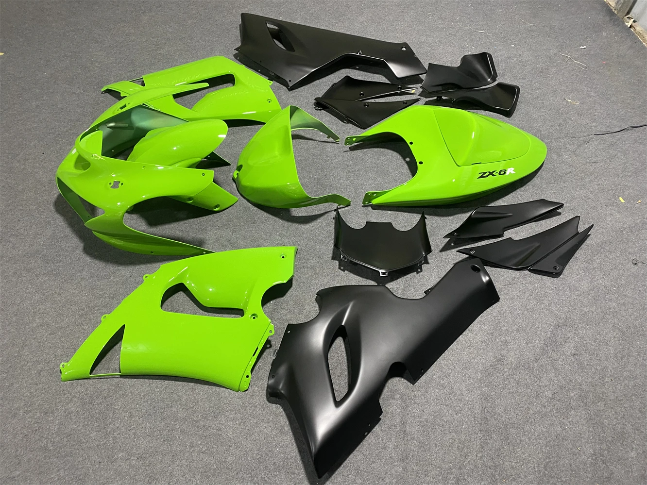 Обтекатели ZXMT для мотоцикла, подходят для Kawasaki Ninja 636 ZX-6R ZX6R 2005 2006 05 06, набор для кузова, матовый черный NINJA636
Обтекатели ZXMT для мотоцикла, подходят для Kawasaki Ninja 636 ZX-6R ZX6R 2005 2006 05 06, набор для кузова, матовый черный NINJA636