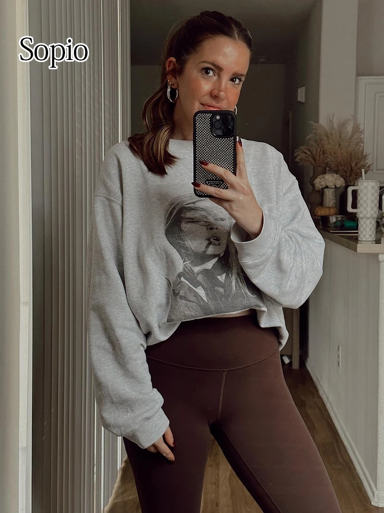 Beauty Cigarette Digital Print Classic Women Swaetshirts Round Neck Long Sleeve Warm Plush Luxury Pullover Quanlity Cotton Tops
Beauty Cigarette Digital Print Classic Women Swaetshirts Round Neck Long Sleeve Warm Plush Luxury Pullover Quanlity Cotton Tops