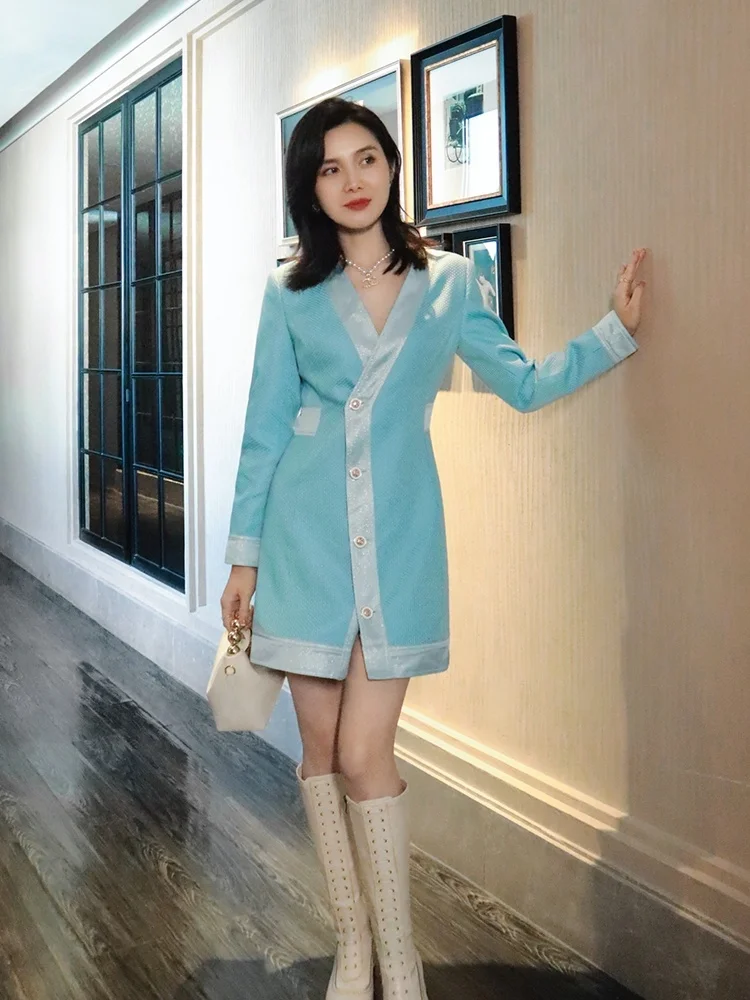 Xiaoxiangfeng slim and slim dress elegant V-neck spell receiving waist A-shaped slim suit skirt new products.
Xiaoxiangfeng slim and slim dress elegant V-neck spell receiving waist A-shaped slim suit skirt new products.