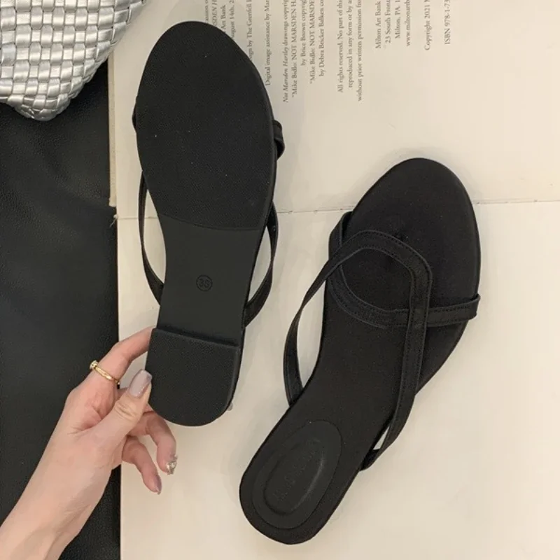 Summer Sexy Pointed Toe Designer Brand Sandals Women Elegant Cross Tied Clip Toe Flat Sandals Comfortable Non-Slip Flip Flops 27 S6b5643b89cc64d3d8b511c8b95fdc80ed