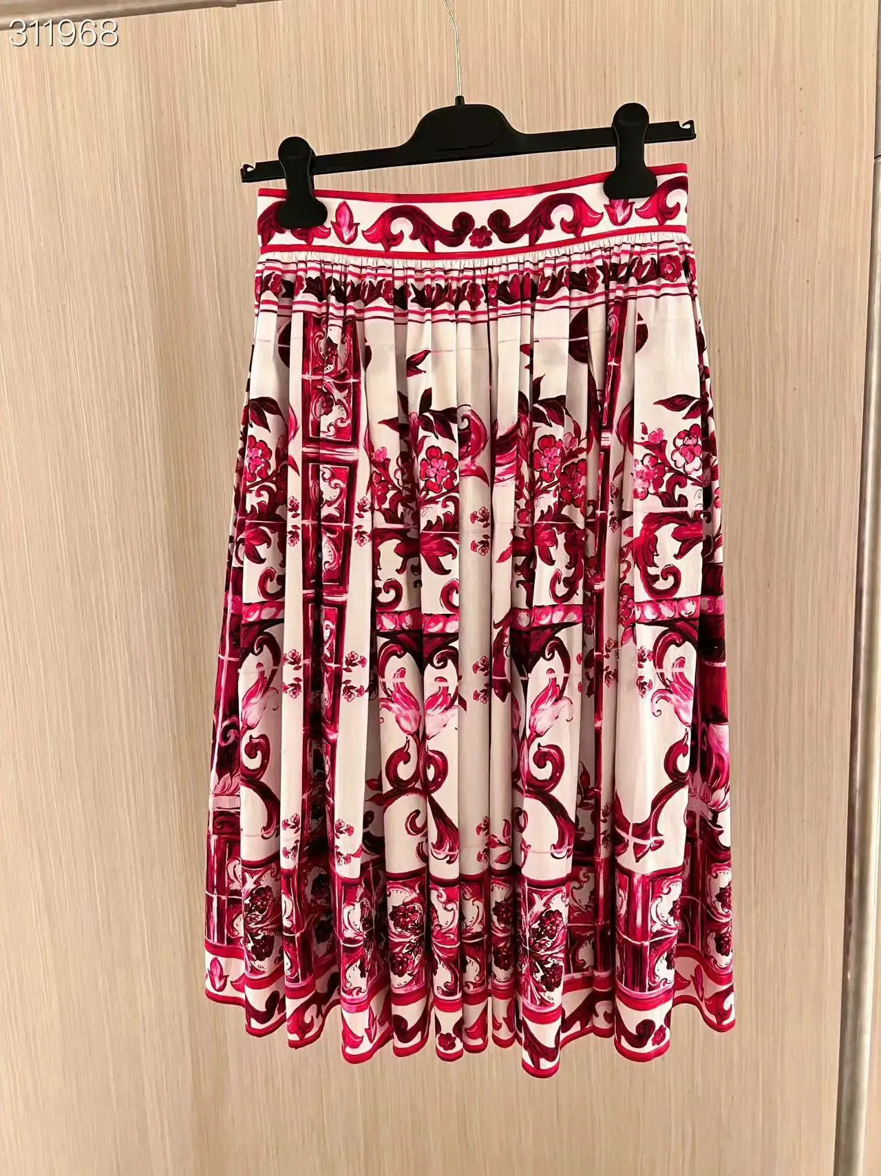 2023 New Women Elegant Midi Porcelain Skirts Sweet High Quality Casual Bohemian Red Bottoms Runway Designer Ins Clothes
2023 New Women Elegant Midi Porcelain Skirts Sweet High Quality Casual Bohemian Red Bottoms Runway Designer Ins Clothes
