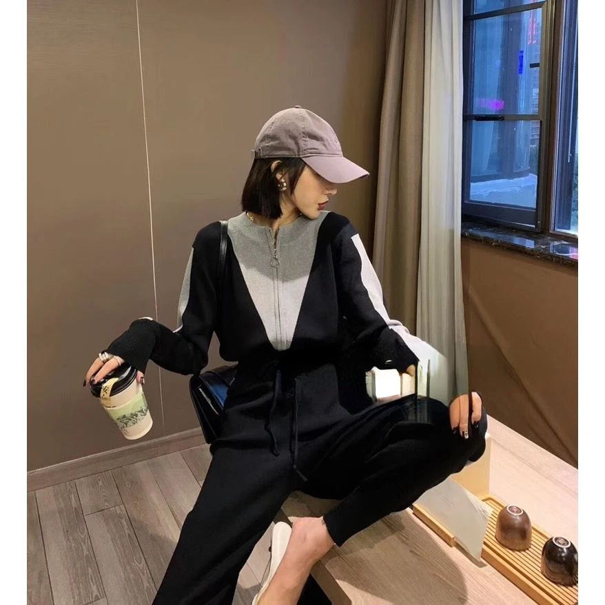 Autumn Winter Women's Suit Knitted O-neck Zipper Cardigan Jacket + Wide Leg Pants Casual Two Piece Set Women Elegant Chic T25
Autumn Winter Women's Suit Knitted O-neck Zipper Cardigan Jacket + Wide Leg Pants Casual Two Piece Set Women Elegant Chic T25