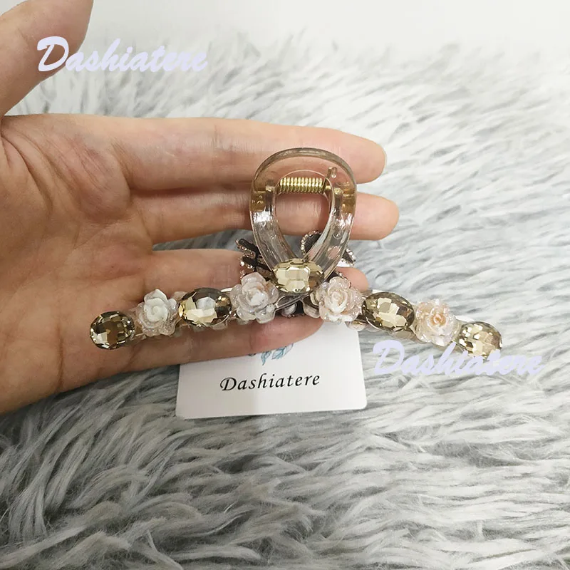 Dashiatere Handmade Small Camellia Flowers Swan Hair Clasp Claw Clip Medium Large Glass Crystal Lady Hairpin French Accessory
Dashiatere Handmade Small Camellia Flowers Swan Hair Clasp Claw Clip Medium Large Glass Crystal Lady Hairpin French Accessory
