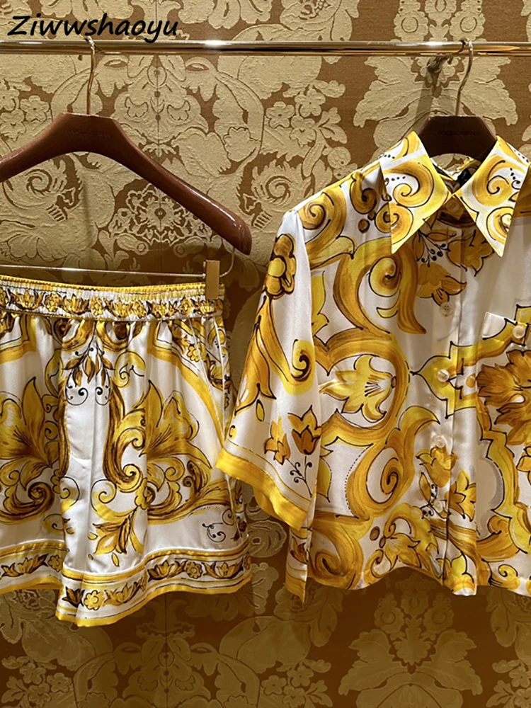 High Quality Summer Women Fashion Runway Designer Silk Yellow And White Porcelain Printing Shirts + Elastic Waist Shorts Suits
High Quality Summer Women Fashion Runway Designer Silk Yellow And White Porcelain Printing Shirts + Elastic Waist Shorts Suits