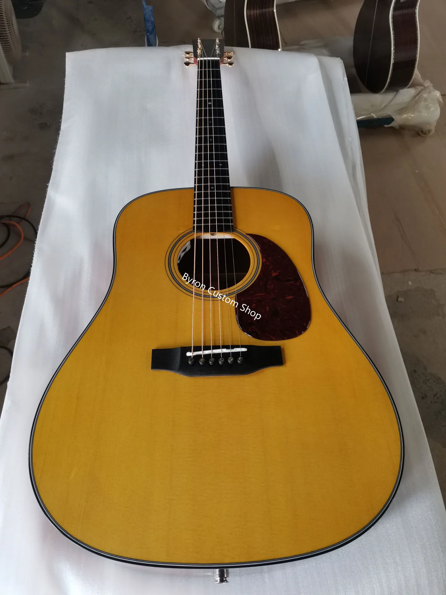 free shipping all solid wood handmade guitar dreadnought D 18 acoustic guitar upgrade 41 inches custom built guitar
free shipping all solid wood handmade guitar dreadnought D 18 acoustic guitar upgrade 41 inches custom built guitar