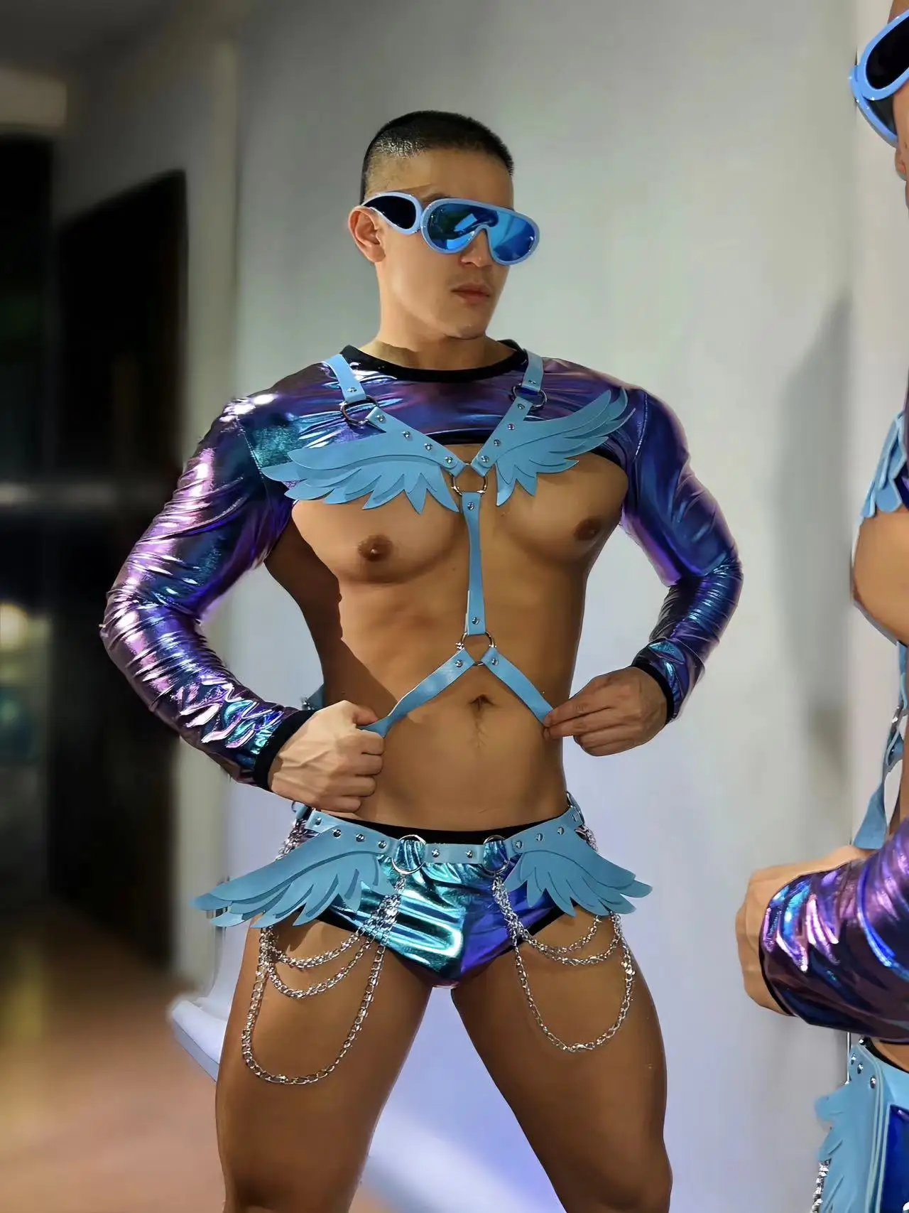 Futuristic Cool Laser Party Theme Outfits Men's colorful Wings Stage Suits Nightclub Bar Male Female Singer Gogo Dance Wear
Futuristic Cool Laser Party Theme Outfits Men's colorful Wings Stage Suits Nightclub Bar Male Female Singer Gogo Dance Wear