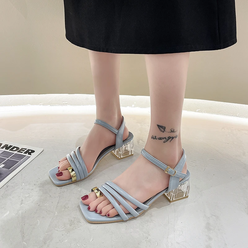 Summer 2023 New Women's Sweet Simple Solid Square Toe Open Toe Button Strap Thick Heel Medium Heel Fashion Sandals
Summer 2023 New Women's Sweet Simple Solid Square Toe Open Toe Button Strap Thick Heel Medium Heel Fashion Sandals