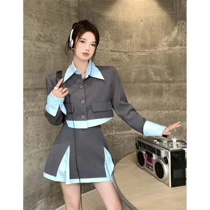 2024 Niche High-end Contrast Color Women's Suit Jacket Spring and Autumn New French Style Casual Suit Top Skirt Two-piece Set
2024 Niche High-end Contrast Color Women's Suit Jacket Spring and Autumn New French Style Casual Suit Top Skirt Two-piece Set