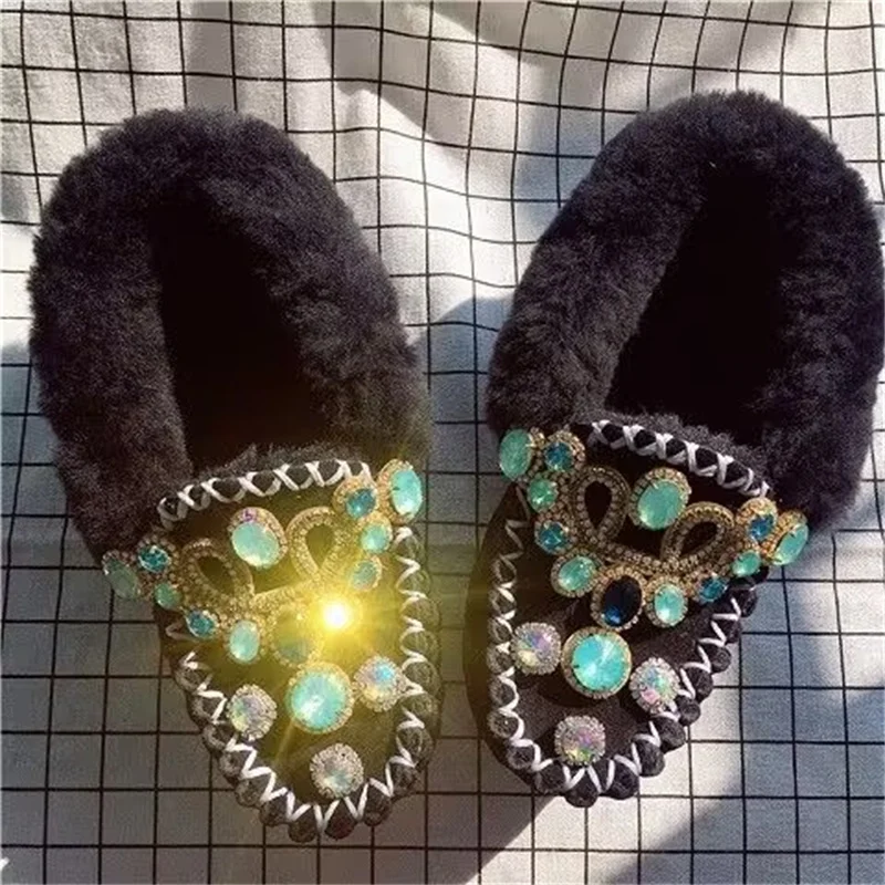 Colorful rhinestones and velvet warm leisure hand custom more than 800 leisure platform boots large size women 35-40
Colorful rhinestones and velvet warm leisure hand custom more than 800 leisure platform boots large size women 35-40
