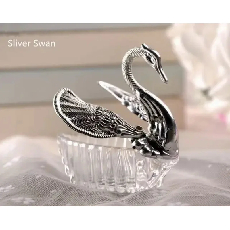 

24pcs Wedding Favor Boxes Acrylic Swan With Beautiful Lily Flower Wedding Gift Candy Favors Novelty Baby Shower Candy Boxes