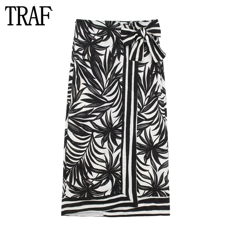 Юбка-миди с завышенной талией и бантом, с принтом
Юбка-миди с завышенной талией и бантом, с принтом