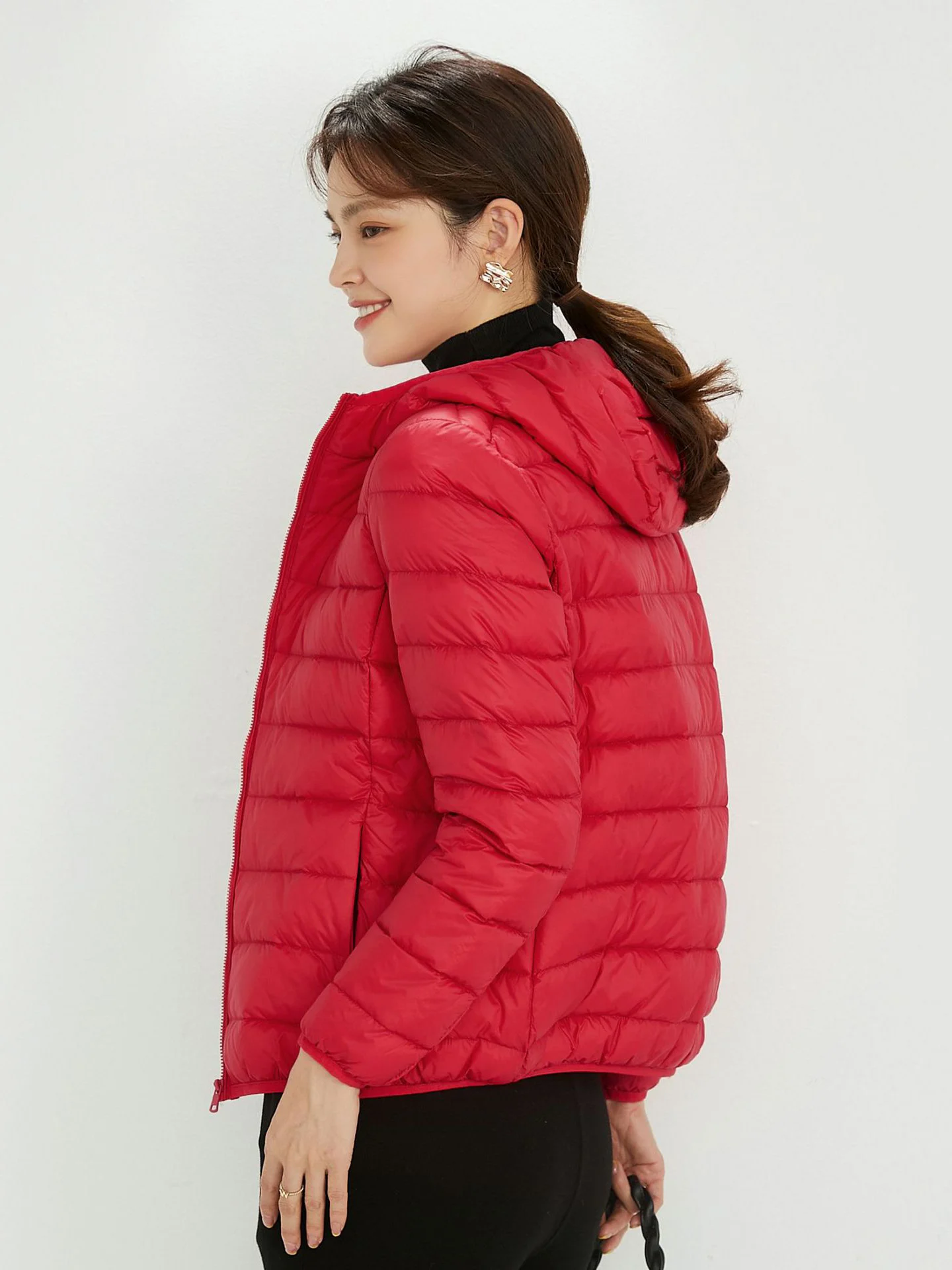 Women Winter Puffer Jackets 2023 New Ultra Light Hooded Duck Down Coats Fashion Female Warm Feather Parkas Windproof Outerwear
Women Winter Puffer Jackets 2023 New Ultra Light Hooded Duck Down Coats Fashion Female Warm Feather Parkas Windproof Outerwear