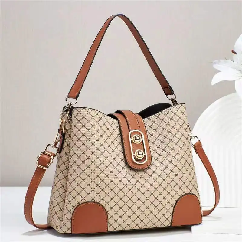 Модная и Минималистичная вместительная Портативная сумка-мешок, высококачественная и стильная женская сумка через плечо, новинка 2023 года
Модная и Минималистичная вместительная Портативная сумка-мешок, высококачественная и стильная женская сумка через плечо, новинка 2023 года