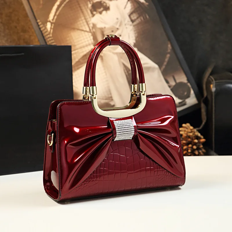 

2022 Hot Fashion Shiny Crocodile Handbag Brand Design Noble Luxury PU Leather Single Shoulder Women's Bag Hobo Tote Bag