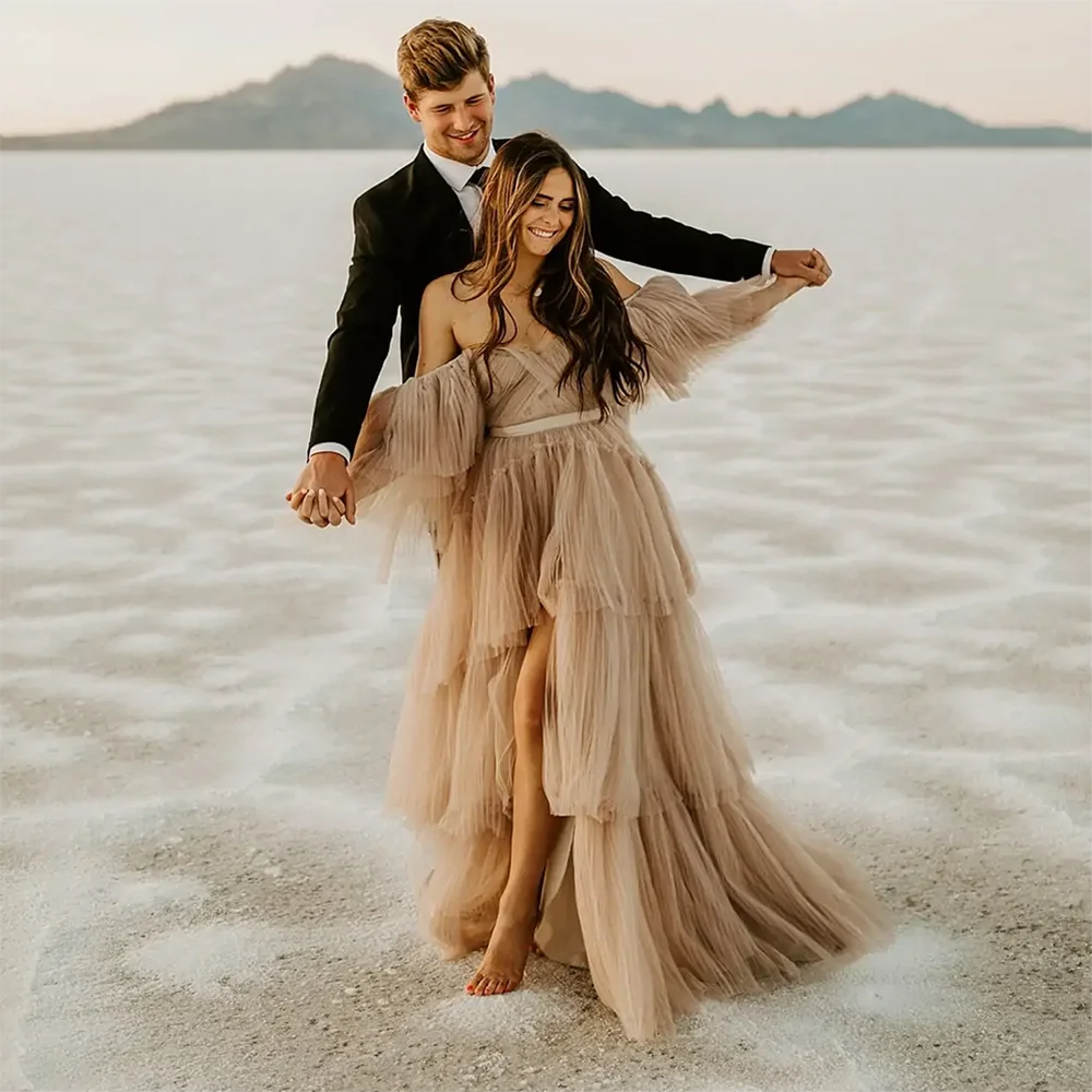 Плиссированное Тюлевое свадебное платье для беременных обручальное платье на заказ для беременных с высокой и низкой многослойной сеткой с завышенной талией платье для фотосъемки
Плиссированное Тюлевое свадебное платье для беременных обручальное платье на заказ для беременных с высокой и низкой многослойной сеткой с завышенной талией платье для фотосъемки