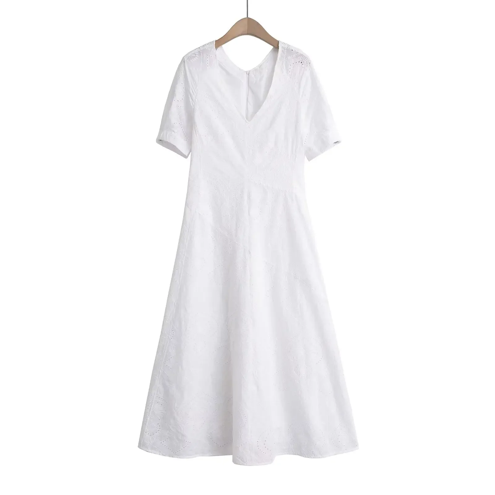 Women's 2024 New Chic Fashion Temperament Exquisite Embroidery V-neck Long Dress Retro Short-sleeved Dress Vestidos
Women's 2024 New Chic Fashion Temperament Exquisite Embroidery V-neck Long Dress Retro Short-sleeved Dress Vestidos