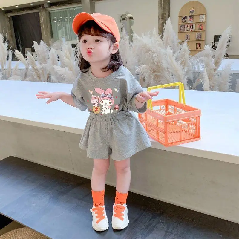 Kuromi MyMelody Summer Suit New Fashion Pure Cotton for Comfort Children's Two-Piece Set Kawaiit Shirt Top Creative Culottes
Kuromi MyMelody Summer Suit New Fashion Pure Cotton for Comfort Children's Two-Piece Set Kawaiit Shirt Top Creative Culottes