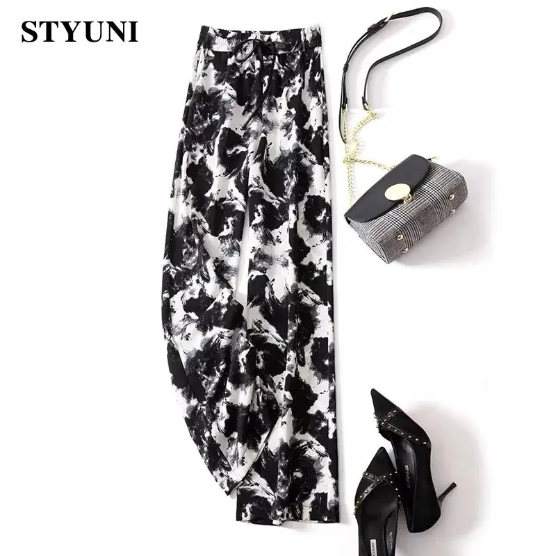 Tie-Dye Printing Vintage Chiffon Wide Leg Women's Pants Summer Elastic High Waist Korean Fashion Full-length Pants for Women
Tie-Dye Printing Vintage Chiffon Wide Leg Women's Pants Summer Elastic High Waist Korean Fashion Full-length Pants for Women