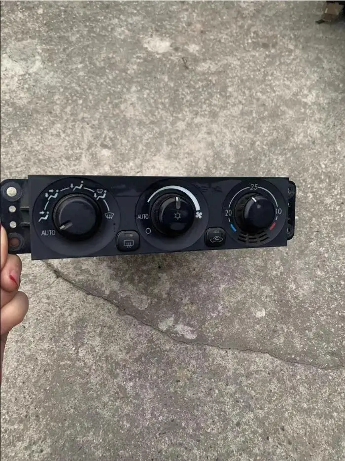 Dismount Car Air conditioning control panel switch Air conditioning knob Air conditioning display For Pajero V73 V75
Dismount Car Air conditioning control panel switch Air conditioning knob Air conditioning display For Pajero V73 V75